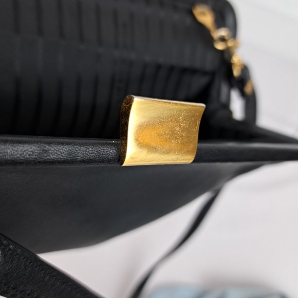 Liz Claiborne Leather Co Black Snap Crossbody Clutch Satchel Shape - Picture 12 of 16